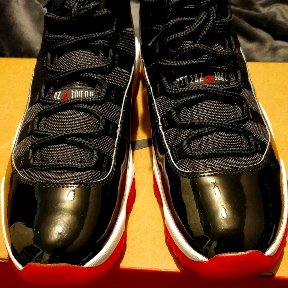 Jordan  Bred 11s sz 12